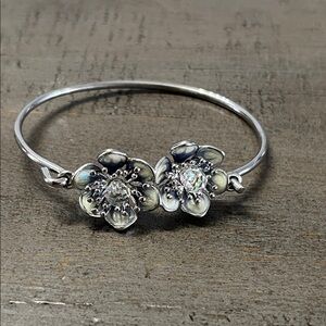 Bangle Flower Bracelet With Swavorski Crystals